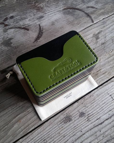 Leather Cardholder, Leather Workshop, Kitchen Concepts, Handmade Leather Wallet, Leather Wallets, Wallet Card, Leather Pattern, Card Holder Leather, Leather Bags