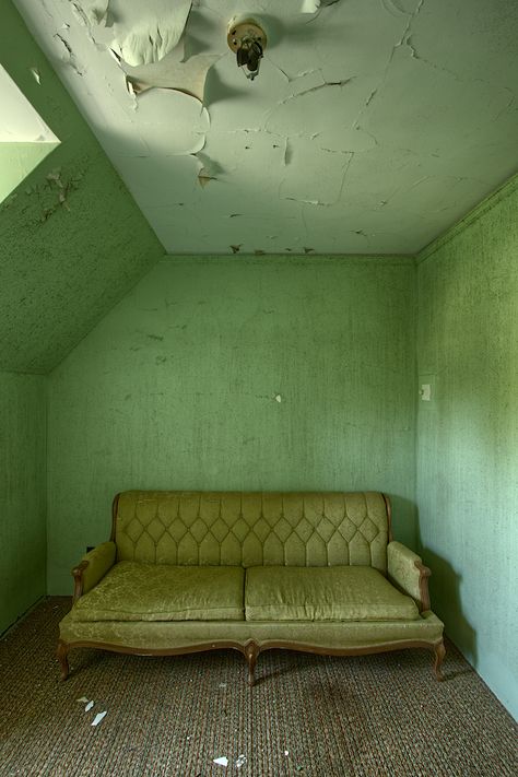 Abandoned Houses, Abandoned House, Peeling Paint, Empty Room, Green Collection, Green Rooms, Abandoned Buildings, 50 Shades, Green Aesthetic