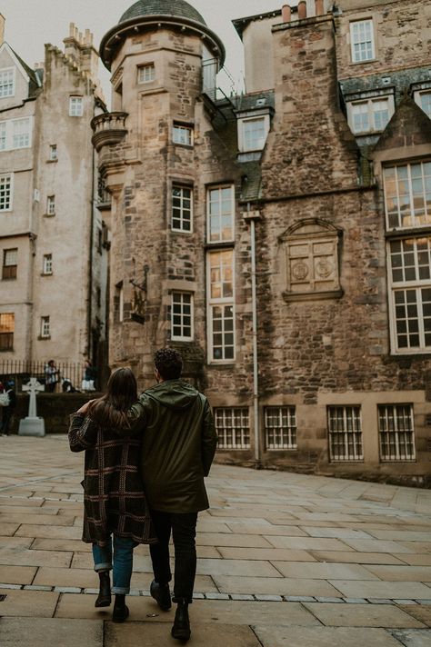 Scotland Honeymoon Aesthetic, Couple In Edinburgh, Couple In Scotland, British Couple Aesthetic, Edinburgh Couple Photos, Scotland Couple Photography, Scotland Instagram Pictures, Scotland Engagement Photos, Edinburgh Photo Ideas