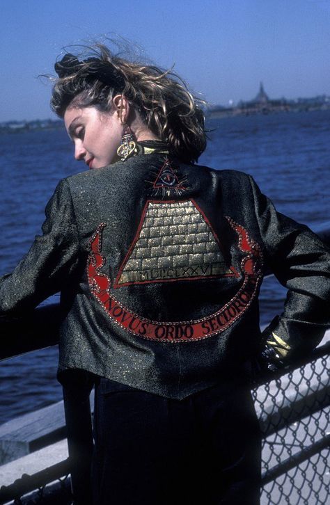 I made it! Desperately Seeking Susan jacket | Fashion Ration Madonna 80s Fashion, Madonna Outfits, 80s Fashion Party, Desperately Seeking Susan, Madonna 80s, Madonna Photos, Six Feet Under, Material Girls, 80s Fashion