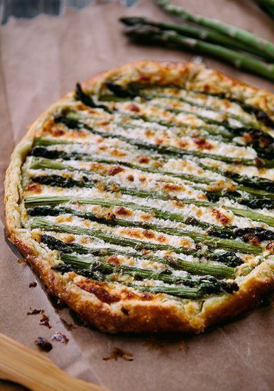 Asparagus Goat Cheese Gallette Vegetable Recipes, Cooking Tips, Goat Cheese, Goat Cheese Galette, Asparagus Goat Cheese, Cheese Galette, Idee Pasto Sano, A Pizza, Food Inspiration