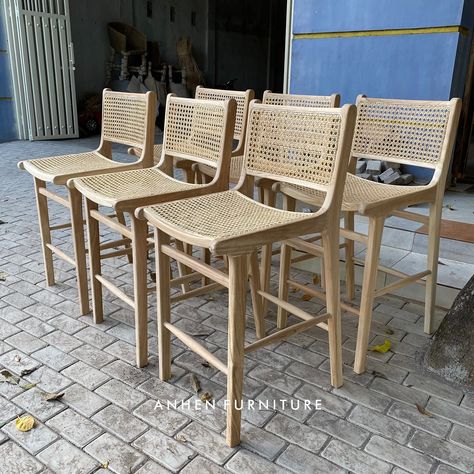 Kursi Cafe Jati Minimalis/Kursi Bar Jati Mix Rotan Material : Kayu Jati Anyaman Rotan Alam Finishing/Warna : Sesuai Permintaan ---------------------------------- Info harga dan pemesanan hubungi : �☎️: +6285229369086 📧: anhenfurniture@gmail.com 📍 Jepara - Central Java (Request Design Sesukamu) #anhenfurniture #anhen #furniture #mebel #meuble #woodfurniture #diningchair #ruangtamu #sofa #kursijati #kursiteras #kursiterasjati #kursicafe #mejatamukayujati #sofatamusudutl #sofatamusudut #kursi... Kursi Cafe, Kursi Bar, Central Java, Java, Cafe, Sofa, Bar, Furniture, Design