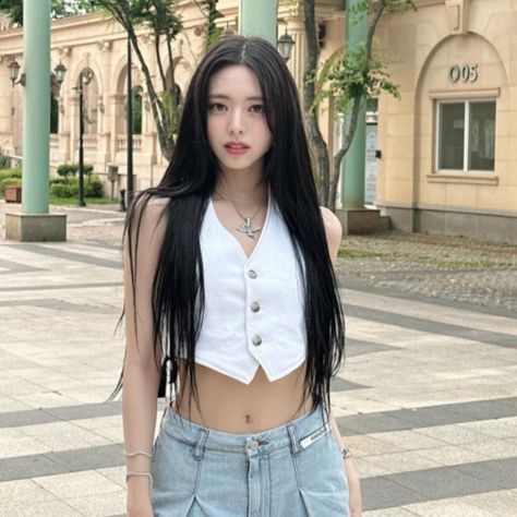 U Go Girl, Itzy Yuna, Yuna Itzy, About Music, Aesthetic People, Korean Beauty, Kpop Girl Groups, Cute Fashion, Instagram Accounts