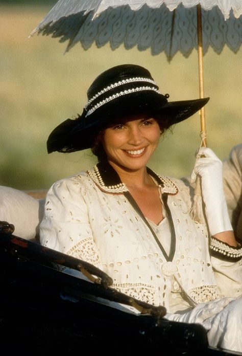 Julia Ormond, Legends Of The Fall, Beau Film, Costume Drama, Stage Costume, Wearing A Hat, Movie Costumes, Ryan Gosling, Great Movies