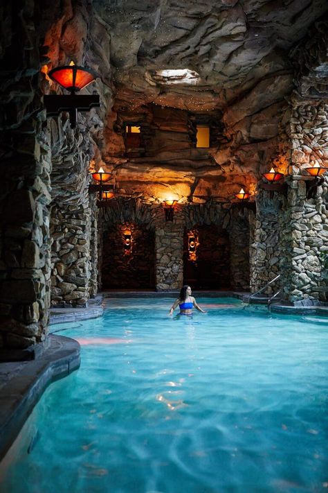 Cabin Honeymoon Ideas, Wellness Bachelorette, Asheville Things To Do, Grove Park Inn Asheville, Best Romantic Getaways, Omni Hotel, Spa Getaways, Grove Park Inn, Romantic Resorts