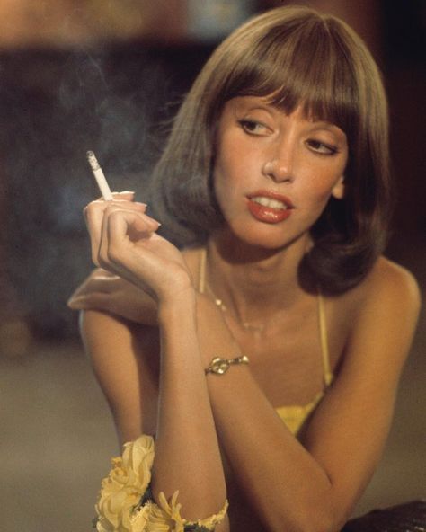 vintage on Instagram: “Shelley Duvall in the movie “3 Women” (1977)🌼💛🏵” Shelly Duvall, Shelley Duvall, 3 Women, Arte Inspo, Look Cool, Pretty Woman, Style Icons, Pretty People, Beautiful People