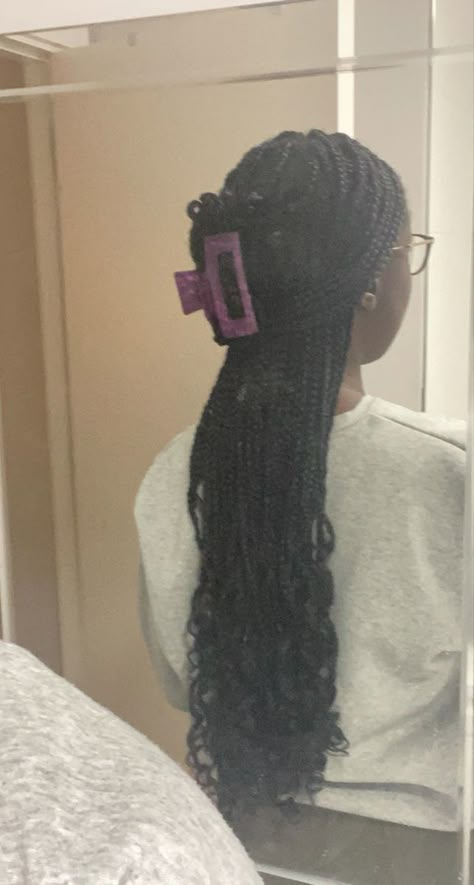 Goddess Braids Hairstyles Claw Clip, Claw Clip In Braids, Boho Braids Claw Clip, Claw Clip Hairstyles With Braids, Claw Clip Knotless Braids, Braided Claw Clip Hairstyles, Claw Clip Braid Hairstyles, Claw Clip On Braids, Claw Clip Box Braids