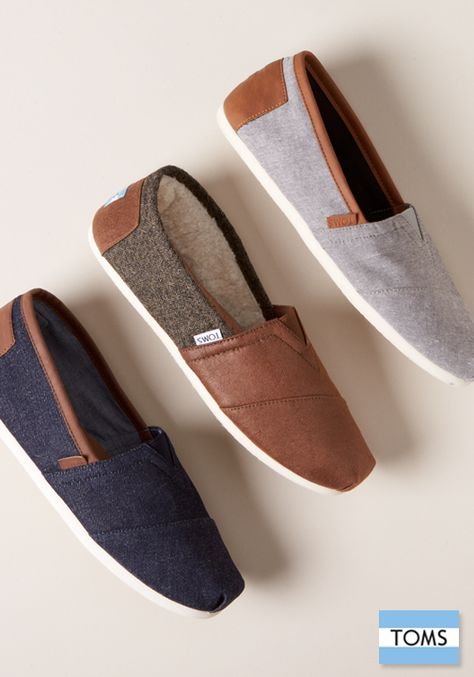 Ive never owned toms, nor have I ever worn any because I thought they were ugly but Ive been liking how they look recently..might try em How To Wear Loafers Women, How To Wear Loafers, Shoes Closet, Toms Shoes Women, How To Wear Vans, Toms Shoes Outlet, Shoes Aesthetic, Shoes Ads, Awesome Shoes