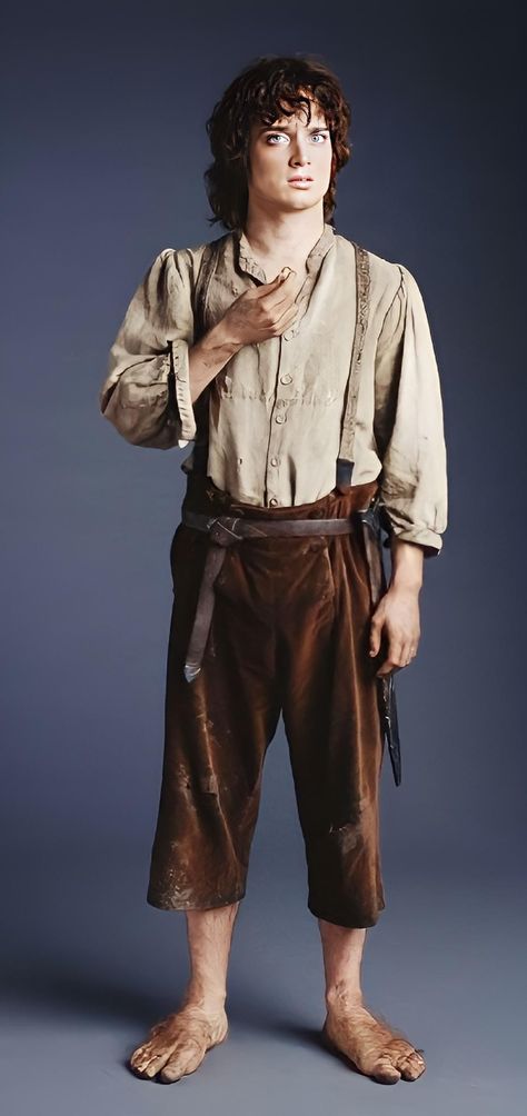 Hobbit Aesthetic Clothes, Hobbit Fashion, Hobbit Core, Frodo Baggins, Lord Of The Rings, Yearbook, The Hobbit, Wedding Inspo, Aesthetic Clothes