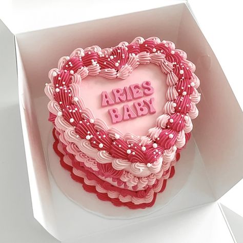 Aries Cake, Hot Pink Cakes, Heart Cake Design, Heart Birthday Cake, 22nd Birthday Cakes, Hot Pink Birthday, 25th Birthday Cakes, Aries Baby, Vintage Birthday Cakes