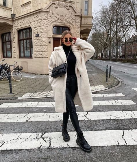 Europe Winter Fashion, Europe Winter Outfits, Eurotrip Outfits, Nyc Winter Outfits, City Break Outfit, Outfits Nyc, Outfits New York, Ny Outfits, Nyc Outfits