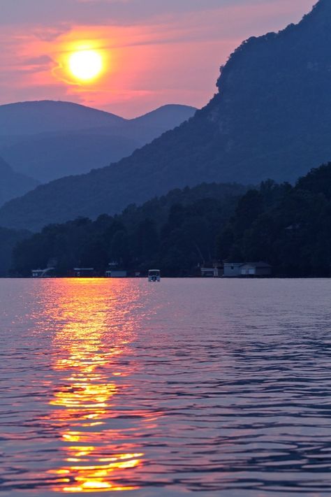 Lake Lure North Carolina Lake Lure North Carolina, Ocean Sunsets, Usa Dream, Sunset Over Lake, River Sunset, Jennifer Grey, Lake Scene, Lake Lure, Nc Mountains