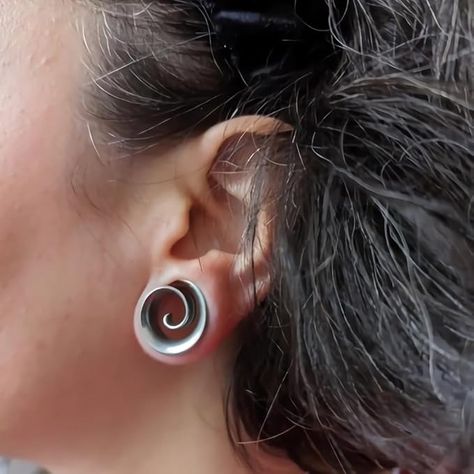 Vankula Ear Tunnels Saddle Flesh Plug Gauges Spiral Stainless Steel for Stretched Expander Body Piercing 10mm(00G) Silver : Amazon.co.uk: Fashion 10 Gauge Ears, 2g Ear Stretch, 6mm Gauges Ears, 00 Gauges In Ear, 0 Gauge Ears, Stretched Ears Small, Gauges Aesthetic, Ear Guages, Tunnel Piercing