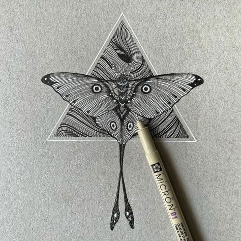 Ink Abstract Geometric Drawing. Designer Sketchbook, Moth Artwork, Ink Tattoo Design, Moth Drawing, Graffiti Illustration, Pen Art Drawings, Moth Tattoo, Beginner Art, Geometric Design Art