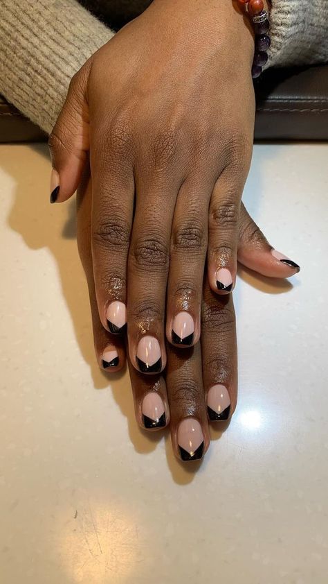 Edgy French Manicure, Unique Black French Tip Nails, Gel French Manicure Black, Black Nail Tips French Manicures, Minimal Black French Tip Nails, Edgy Black French Tip Nails, Black French Manicure, Black French Nails, French Tip Manicure