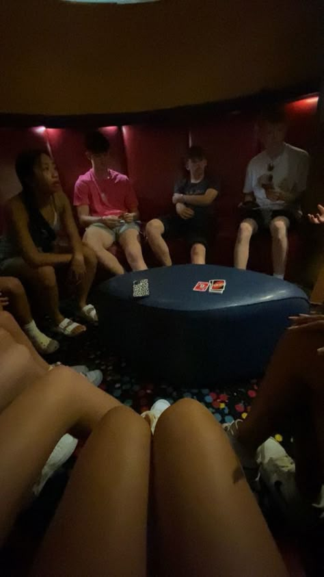 Cruise Friend Group, Teen Cruise Aesthetic, Cruise Teen Club, Cruise Astethic, Cruise Boyfriend, Cruise Aesthetic Outfits, Cruise Aesthetic Pics, Cruise Ship Aesthetic, Cruise With Friends