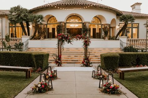 Modern Spanish Style, Farm Style Table, Rustic Meets Modern, Spanish Style Wedding, Romantic Wedding Inspiration, Modern Wedding Inspiration, Beautiful Farm, Inexpensive Wedding Venues, Event Planning Design