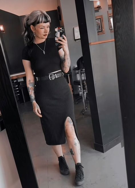 Black Stylist Outfit, Alternative Fashion Business Casual, Modern Alt Fashion, Work Appropriate Goth Outfits, Edgy Professional Outfits Summer, Grown Up Goth Style, Alternative Interview Outfit, Adult Punk Outfits, Summer Corporate Goth Outfits