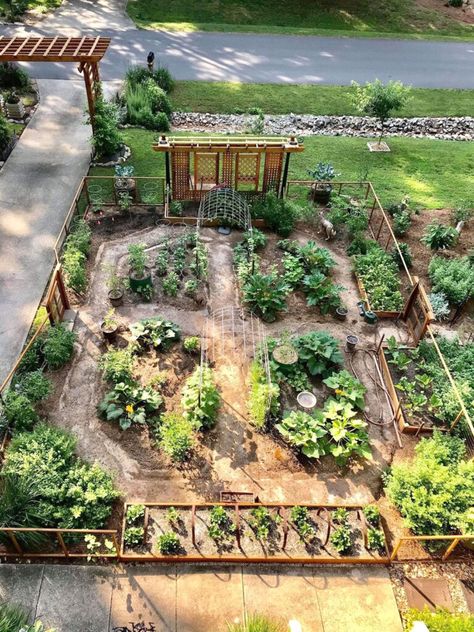 25 best vegetable garden design ideas & easy layout plans for beginners & pros to grow your own food in a front or backyard edible landscape. - A Piece of Rainbow, kitchen garden, vegetable gardening ideas, small space tips, grow your own food, herbs, homestead, homesteading, spring, summer, raised beds, trellis, greenhouse, DIY Veggie Beds, Dirt Therapy, Vegetable Garden Design Ideas, Allotment Ideas, Growing Garden, Church House, Florida Gardening, Potager Garden, Community Garden