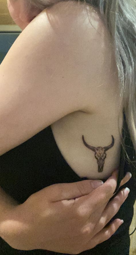 Bull Skull Rib Tattoo, Bull Skull Tattoo Placement, Bull Rib Tattoo, Akubra Tattoo, Bull Hand Tattoo, Steer Skull Tattoo, Long Horn Tattoo For Women, Western Back Tattoo, Bull Head Tattoo