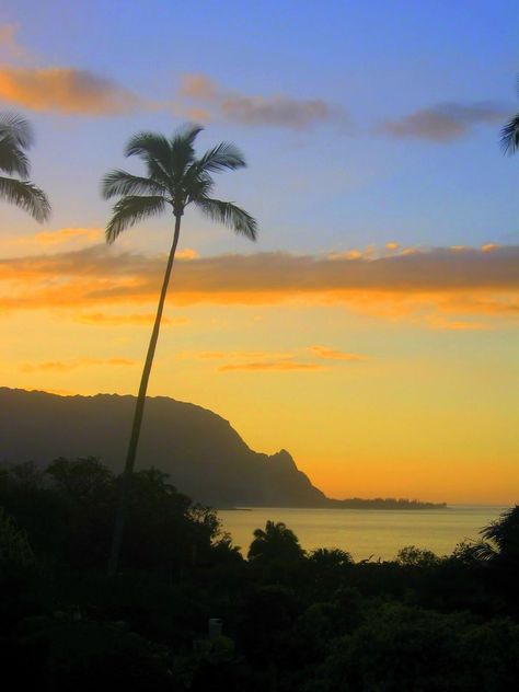 Bali Hai - Kauai Sunset Kauai Mountains, Tunnels Beach Kauai, Kalepa Ridge Trail Kauai, Hoopii Falls Kauai, Bali Hai, Beauty Planet, Favourite Colour, Kauai, Beautiful Sunset