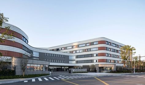 The Affiliated School of the College of Education, Zhejiang University / UAD | ArchDaily School Building Design, School Interior, School Campus, Dream School, Education Architecture, School Building, Design Research, Roof Garden, School Architecture