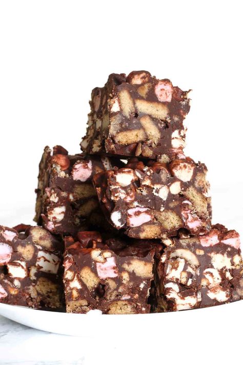 Milk Chocolate Rocky Road - EatCookBake | Quick And Easy Dessert Recipes Janes Patisserie Rocky Road, Rocky Road Christmas Pudding, Easy Rocky Road Recipe, White Chocolate Rocky Road, Quick And Easy Dessert Recipes, Easy Rocky Road, Rich Tea Biscuits, Rocky Road Recipe, Janes Patisserie