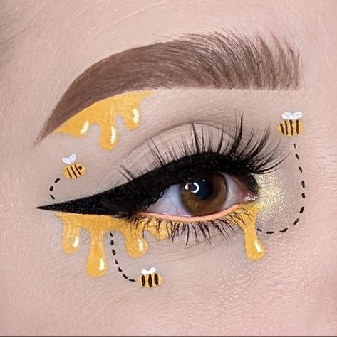 Eye Makeup Drawing Art, Out Of The Box Makeup Looks, Honey Bee Makeup Look, Animal Eye Makeup, Bee Eye Makeup, Bee Makeup Look, Eyeliner Drawings, Honey Makeup, Boxer Costume