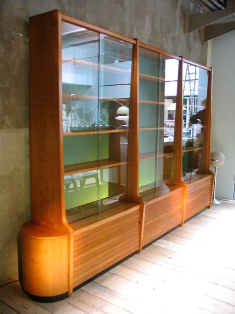 Gorgeous MCM Cabinet.  I need this to safely display my Stangl Amber Glo pottery!! Mcm Cabinet, Mid Century Modern Cabinet, Mid Century Modern Cabinets, 1950s Decor, Modern Cabinet, Mid Century Living, Up House, Mid Century Modern Decor, Modern Cabinets