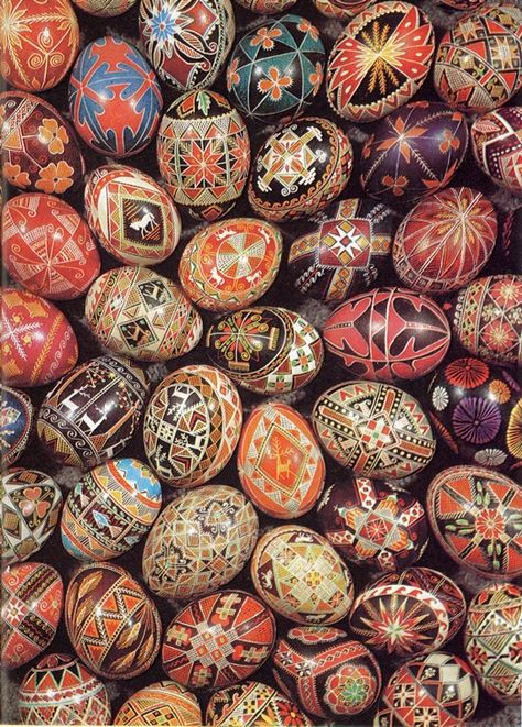 from the website pysanky.info Sources Eggs Aesthetic, Russian Easter Eggs, Russian Easter, Pysanky Egg, Easter Things, Ukrainian Culture, Vintage Easter Cards, Ukrainian Easter, Pysanky Eggs