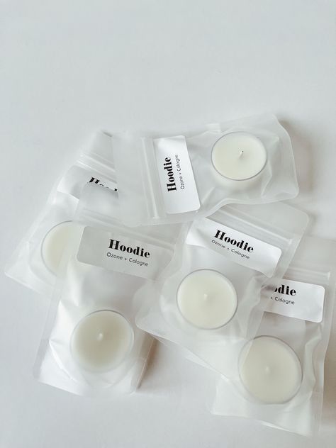 Tealight candle samples that come free with every candle order. Our luxurious coconut + soy wax with high quality fragrance oils in 0.5oz sample sizes. Tealight Packaging, Candle Packaging Design, Candle Samples, Candle Labels Design, Diy Candles Homemade, 달력 디자인, Soya Mumu, Homemade Scented Candles, Candle Projects