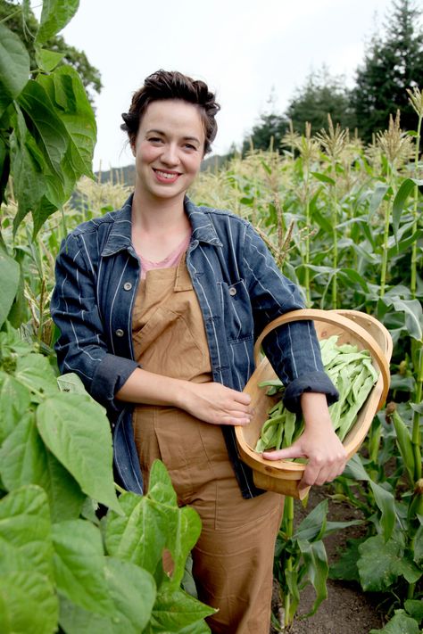 Gardeners’ World: Frances Tophill on sexism, shyness and living in a van Permaculture, Alan Titchmarsh, Weekend Jobs, Gardeners World, Monty Don, Permaculture Gardening, Veg Garden, Gardening Outfit, She Girl