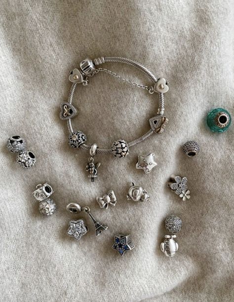 Pandora Bracelets Ideas, Aesthetic Pandora Bracelet, Pandora Charm Bracelet Ideas, Pandora Charms Aesthetic, Pandora Charm Bracelet Aesthetic, Pandora Outfit, Pandora Bracelet Aesthetic, Pandora Aesthetic, Pandora Bracelet Ideas