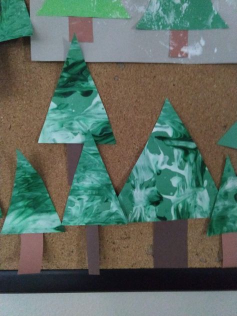 Marble rolling trees. Forest themed crafts for toddlers Pre K Forest Activities, Forest Crafts For Toddlers, Forest Animals Preschool, Forest Animal Crafts, Summer Crafts For Toddlers, Mountain Crafts, Forest Crafts, Forest Animals Theme, Toddler Themes