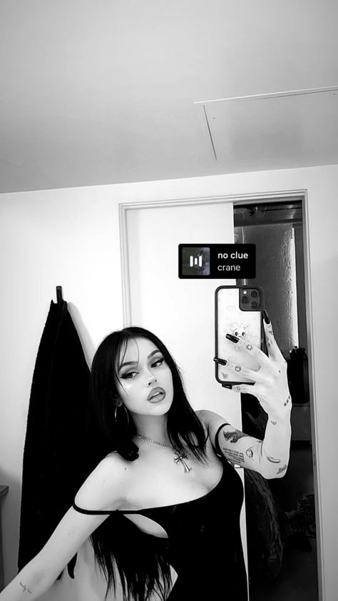 maggie lindemann. ♡ Maggie Lindemann Mirror Selfie, Maggie Lindemann Icon, Maggie Lindemann Selfies, Bed Rotting, Royal Elite, Female Inspiration, Maggie Lindemann, Elite Series, Dope Jewelry