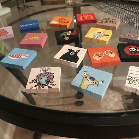 Painting On Jenga Blocks, Wooden Block Painting Ideas, Things To Do With Jenga Blocks, Custom Jenga Blocks, Jenga Art Ideas, Jenga Block Keychain Ideas, Jenga Diy Crafts, Painting Jenga Blocks, Diy With Jenga Blocks