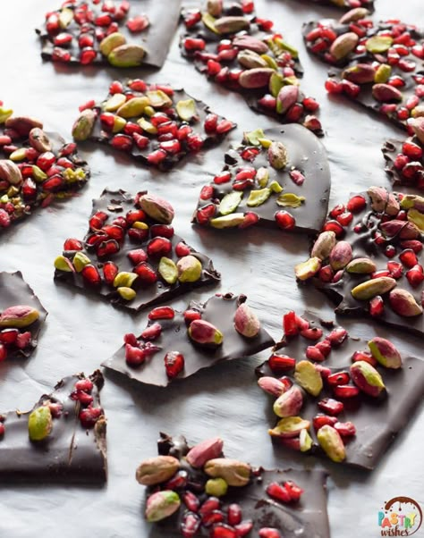 Pomegranate Bark, Dark Chocolate Pomegranate, Pistachio Bark, Chocolate Pomegranate, Egg Free Desserts, Dark Chocolate Bark, Edible Christmas Gifts, Holiday Platters, Easy No Bake Desserts