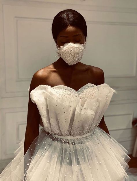 22 Times People Took Face Mask Design To Another Level Lebanese Wedding, Embellished Wedding Dress, Bridal Mask, Bridal Photo, Maskcara Beauty, Bridal Ideas, African Wedding Dress, Sophisticated Bride, Embellished Gown