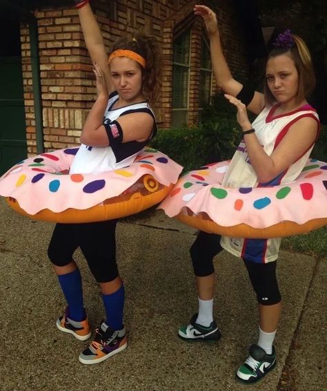 These creative and punny costumes will give you some great ideas to ensure that your costume is a hit this Halloween. Dunkin Donuts Costume, Halloween Costume Teenage Girl, Donut Halloween Costume, Halloween Running Costumes, Pun Costumes, Sister Halloween Costumes, Donut Costume, Punny Costumes, Punny Halloween Costumes