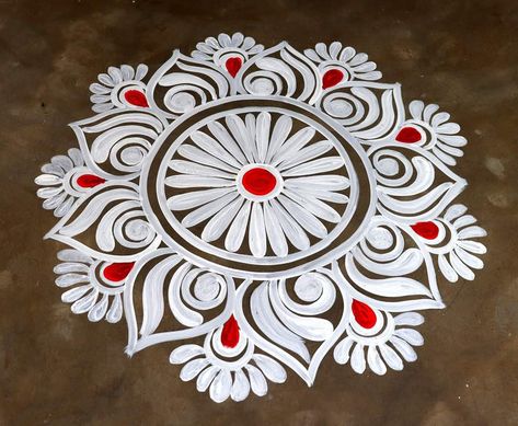 Red White Rangoli, Alpona Rangoli Design, Rangoli Designs Paint, Diwali Alpana Designs, Big Alpona Design Bengali, Alpana Rangoli Design, Small Alpona Designs, Rangoli Circle Designs, White Paint Rangoli