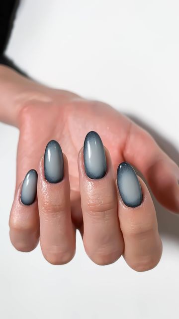 Grey Nails With Black Lines, Milky Aura Nails, Black Halo Nails, Aura Nails Black And White, Gray Aura Nails, Black Aurora Nails, Black And White Aura Nails, Grey Aura Nails, Black Gray Nails