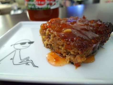 Chili Meatloaf, Pork And Beef Meatloaf, Leftover Ground Beef, Spicy Meatloaf, Glazed Meatloaf, Sweet Red Chili Sauce, Sweet Thai Chili, Sweet Chili Sauce Recipe, Meatloaf Glaze