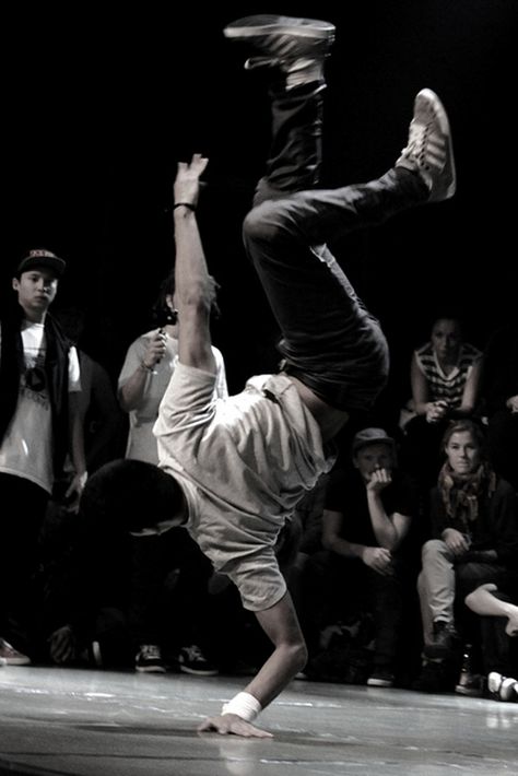 hip hop dancer  | #follow Armaan Singh www.pinterest.com/armaann1 | Breakdance Aesthetic, Dance Aesthetic Hip Hop, Hiphop Aesthetic, Galactik Football, Hiphop Dancer, Tari Hip Hop, Aesthetic Hip Hop, Hip Hop Aesthetic, Male Drawing