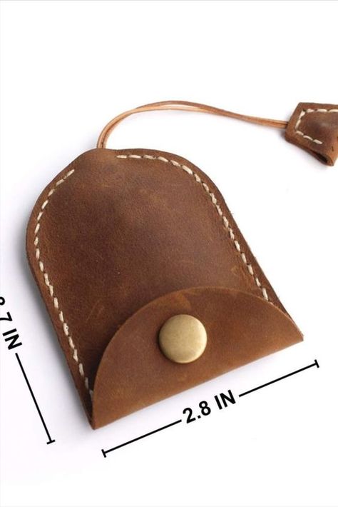 Small Leather Crafts Diy, Diy Leather Wallet Pattern, Diy Leather Wallet, Leather Accessories Handmade, Diy Leather Projects, Leather Tooling Patterns, Leather Wallet Pattern, Tandy Leather, Leather Key Holder