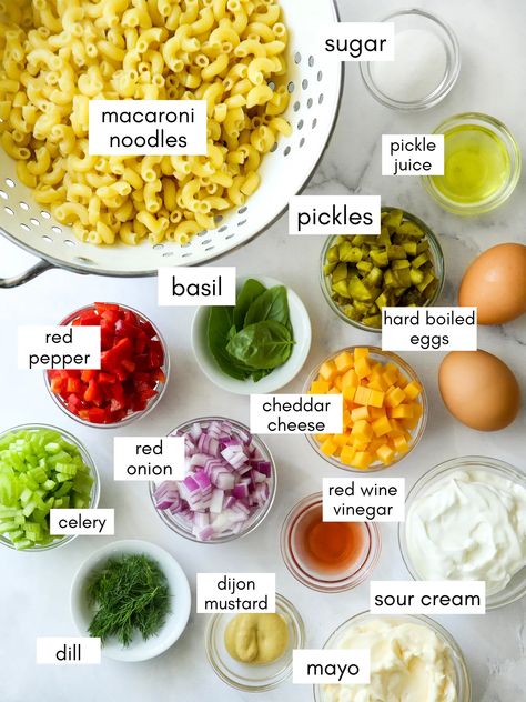 Classic Macaroni Salad Recipe Simple, Cold Macaroni Salad Recipe, Eggs And Noodles, Macaroni Salad With Egg, Summer Macaroni Salad, Egg Macaroni Salad, Easy Macaroni Salad, Classic Macaroni Salad, Potluck Side Dishes