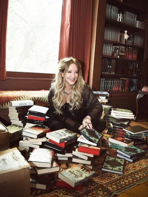 Leigh Bardugo Books, The Grishaverse, Author Dreams, Ninth House, Bones Tv Series, Castle Photo, Career Vision Board, Netflix Original Series, Leigh Bardugo