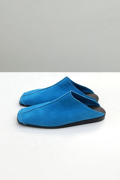 Low Classic - Raw Edge Mule - Blue – Simonett Blue Mules, Wedged Heel, Slides Outfit, Low Heel Wedges, Low Wedges, Elements Of Style, Foot Bed, Swag Shoes, Mode Inspo