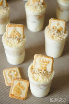 Mini Banana Pudding Dessert Shooters (yields 40) 1   12-oz container frozen whipped topping, thawed 1   14-oz can sweetened condensed milk 1   8-oz package cream cheese, softened 2 cups milk 1   5-ounce box instant Vanilla pudding 3   bananas, sliced 1   bag Pepperidge Farm Chessmen cookies - crushed into crumbs 2-3 bags Pepperidge Farm MINI Chessmen cookies Mini Banana Pudding, Mini Dessert Shooters, Banana Pudding Dessert, Dessert Shooters Recipes, Chessmen Cookies, Shot Glass Desserts, Banana Pudding Desserts, Dessert Shooters, Mini Dessert Cups