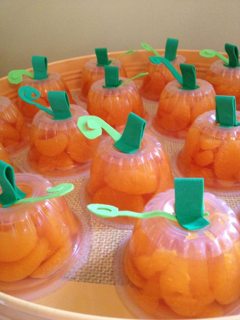 Bat Brownies, Pumpkin Snack, Dulceros Halloween, Thanksgiving Snacks, Dulces Halloween, Treats For Kids, Halloween Decor Diy, Mandarin Oranges, Fall Snacks