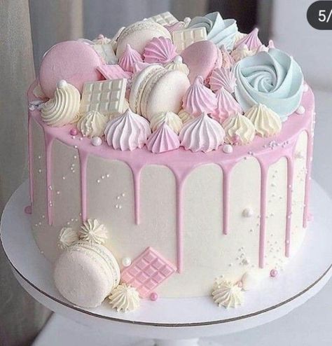 Gökkuşaği Pasta, 12th Birthday Cake, 14th Birthday Cakes, Teen Cakes, Candy Birthday Cakes, 13 Birthday Cake, Macaron Cake, Birthday Cakes For Teens, Pastel Cakes